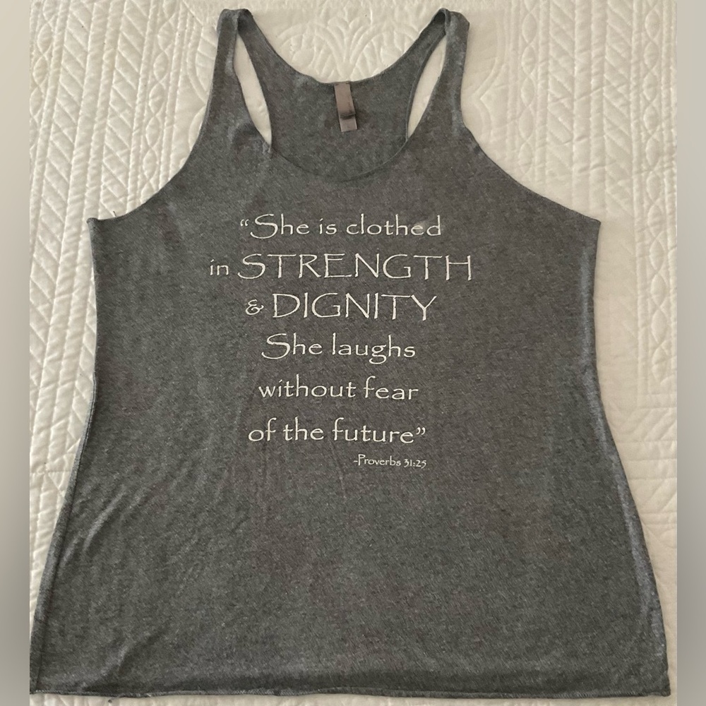 NEXT LEVEL Women’s Sleeveless Racer Back Tank Heather Grey. XL